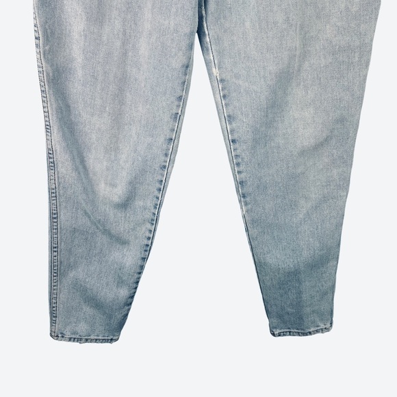 Bill Blass Vintage High Waisted Light Wash Mom Jeans Size 10 Rigid Denim Y2K 90s - Picture 4 of 12